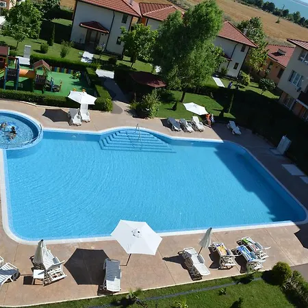 Apartment In Chateau Ii *