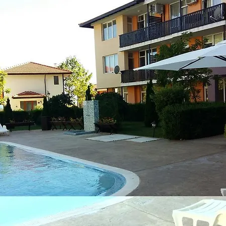 In Chateau Ii Aheloy